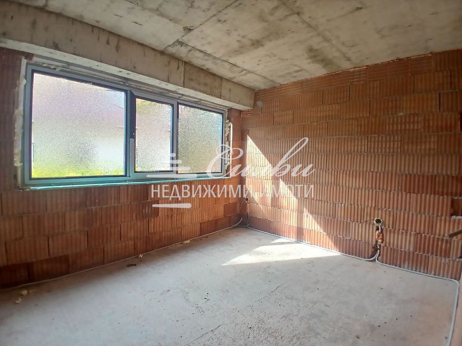 Тристаен апартамент в НОВОСТРОЯЩА се жилищна сграда - кв. Център!