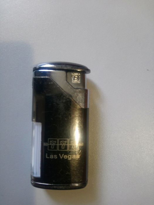 Запалки газови шест броя.