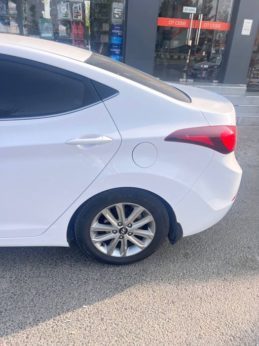 Hyundai Elantra 2015