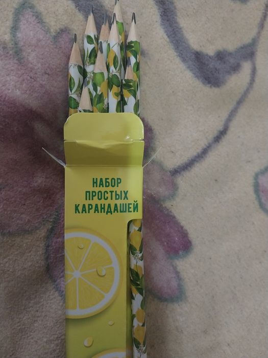 Закладки. Карандаши.