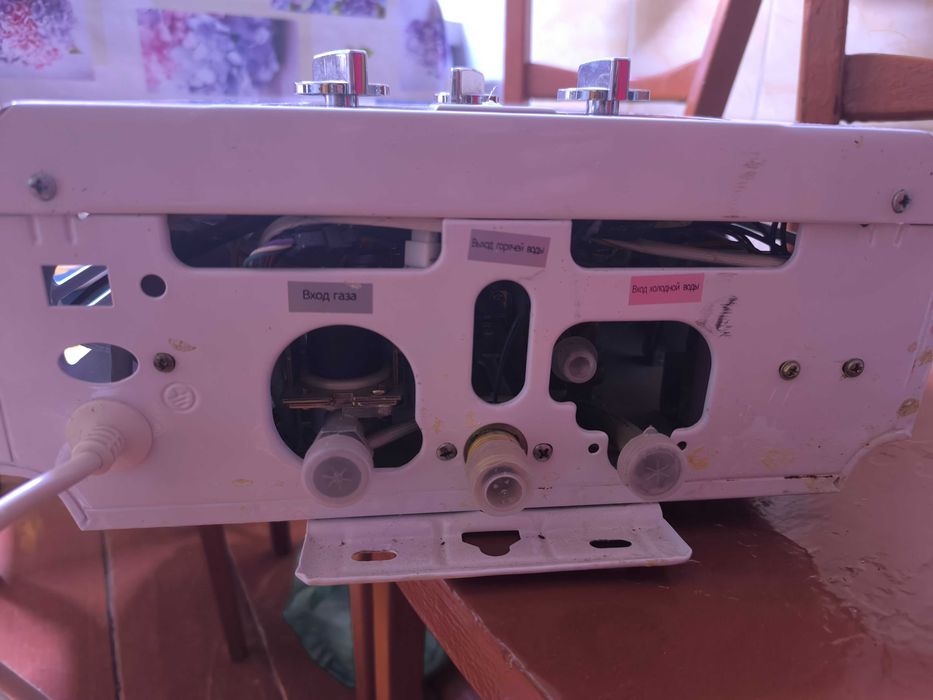 Газовый водонагреватель TeploROSS АПВГ-20Q