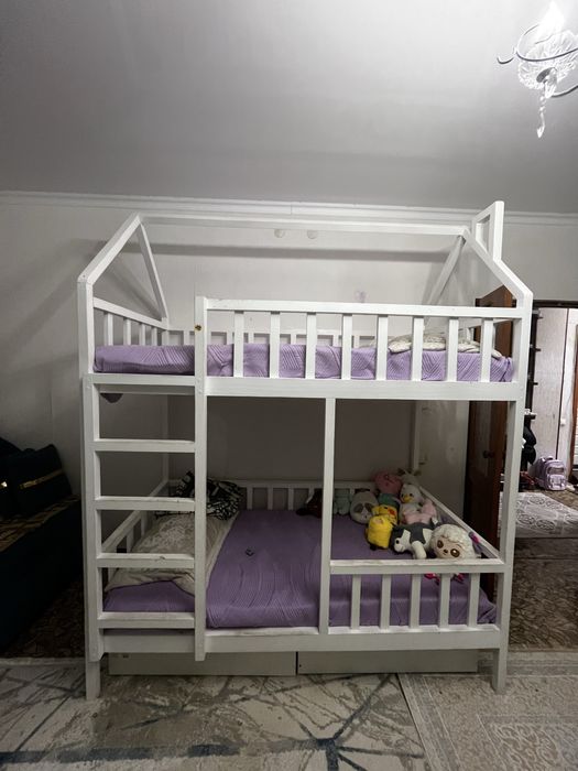 Кровать двухъярусный