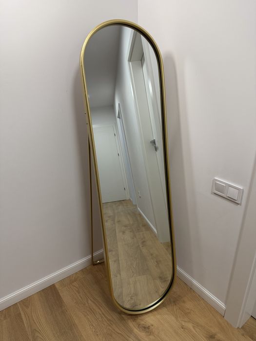 Oglinda decorativa cu suport