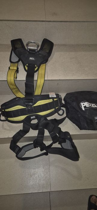 Petzl     Петзл седалка за катерене
