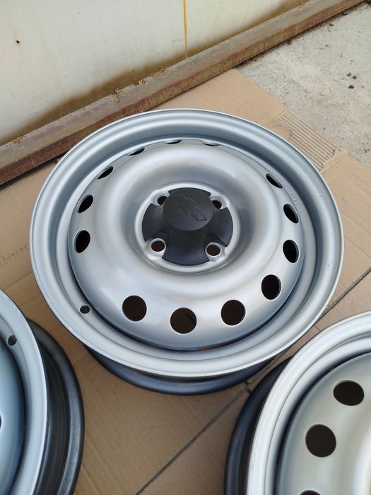 Nexia 2 uchun trendagi Stalnoy diskalar bor komplekt.