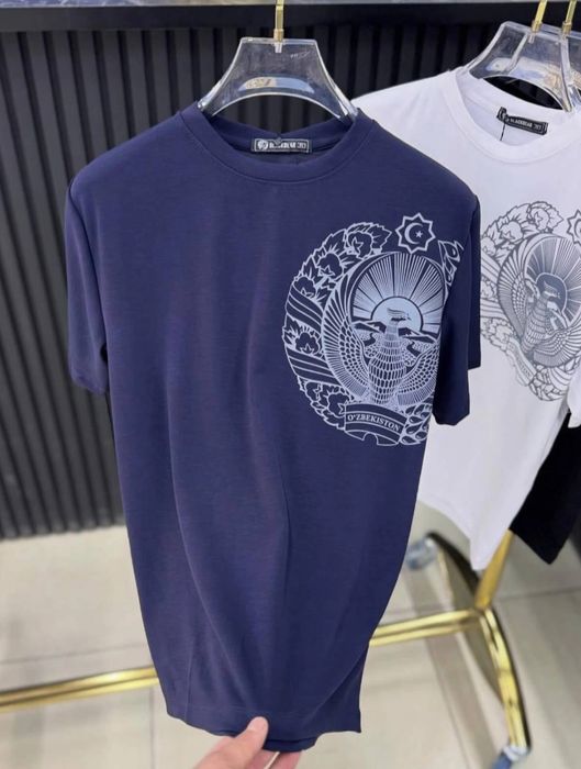 Davlat gerbli futbolkalar