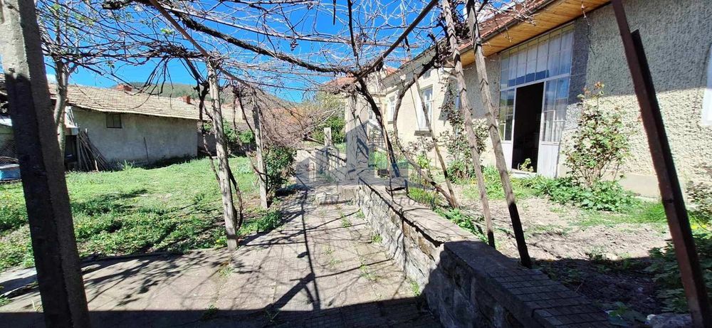 Продава се Къща в с. Осмар, Област Шумен - 178 кв.м за 359 €/кв.м - Снимка #3