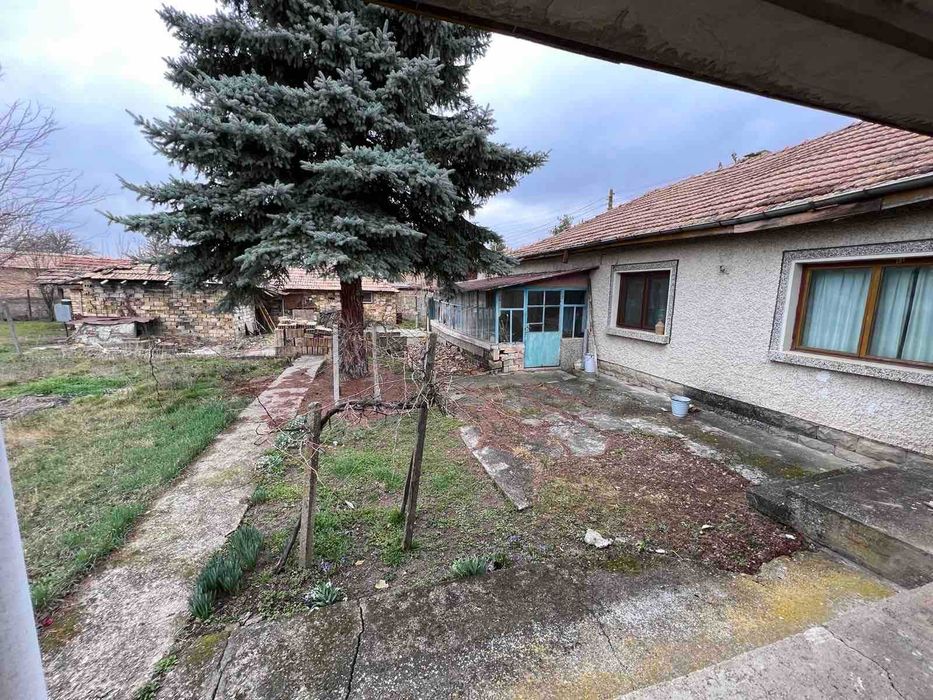 Продава се Къща в с. Кардам, Област Търговище - 132 кв.м за 348 €/кв.м - Снимка #12