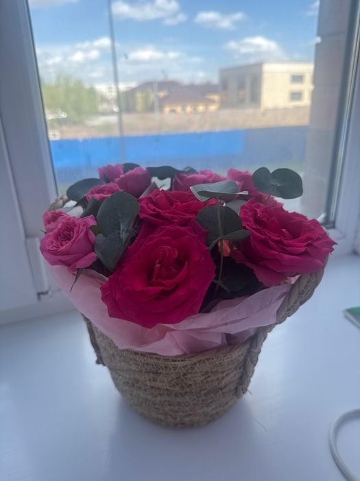 Розы с корзинкой