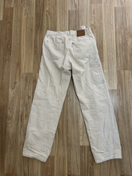 levi’s low waisted baggy jeans