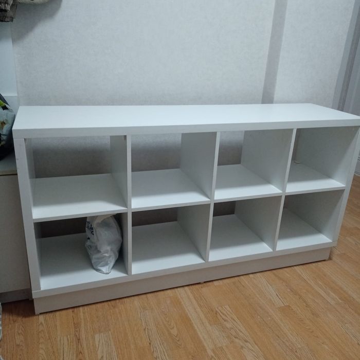 Белый стеллаж (кубический)