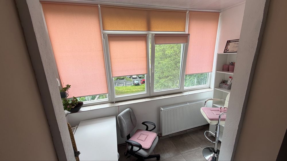 Dau spre inchiriere  in ONESTI apartanent situat in zona centrala , et 3 cu spatiu verde