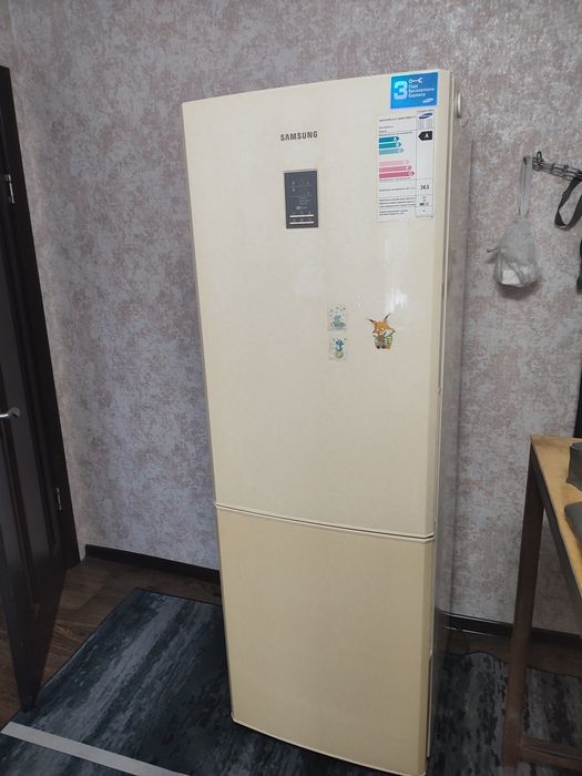 Холодильник Samsung RL34ECVB