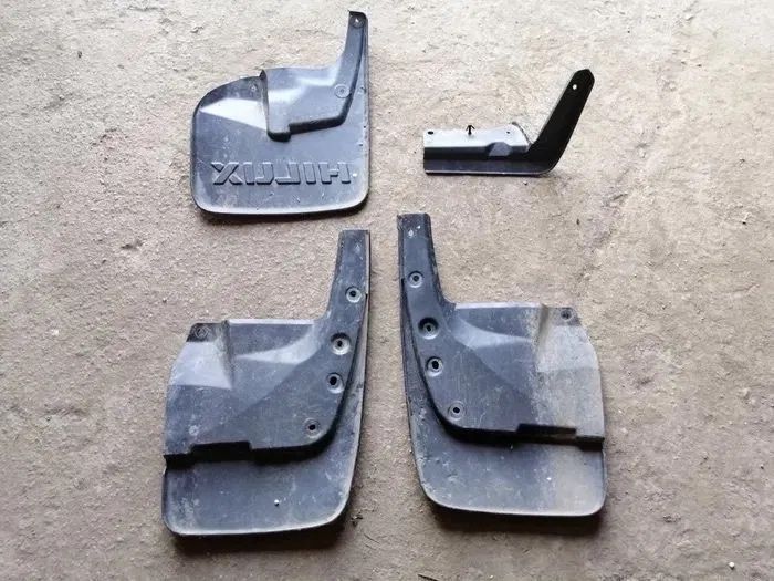 Apărătoare noroi Toyota Land Cruiser Prado/Hilux/Rav 4