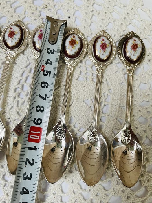 Красиви посребрени лъжички с порцелан от Англия