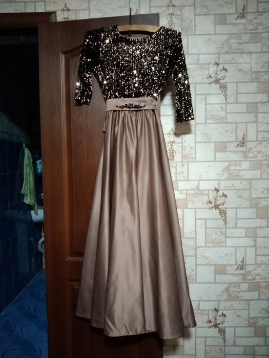 Продам новое платье