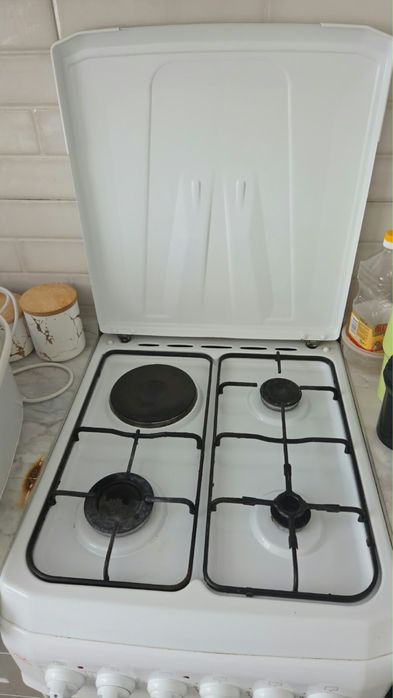 Продам газ плиту