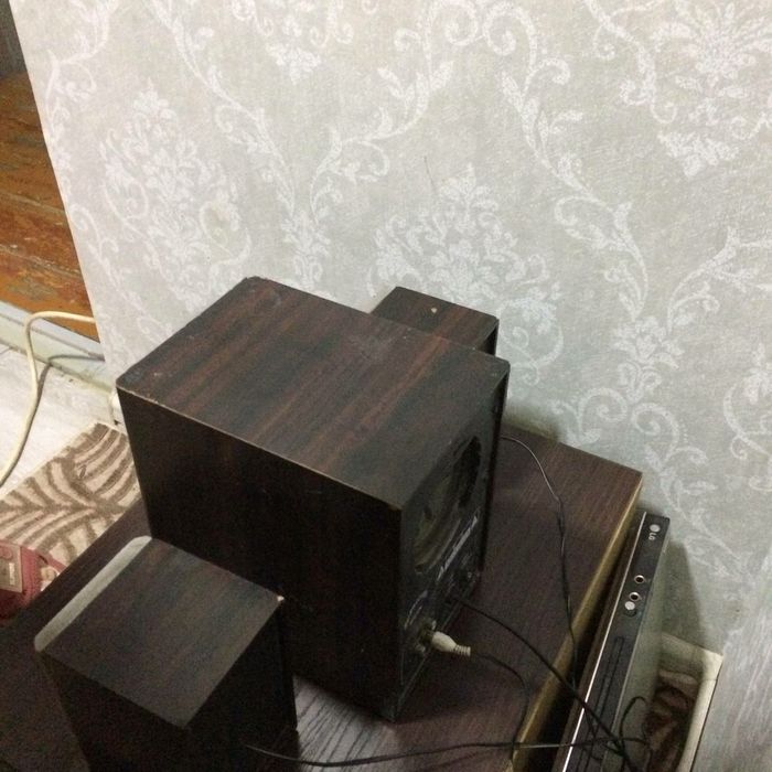 Японский буфер с колонками