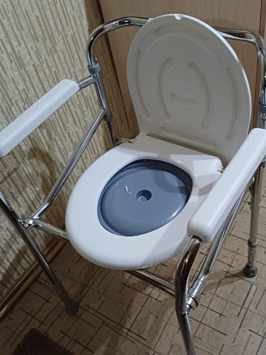 Санитарное кресло. Новое