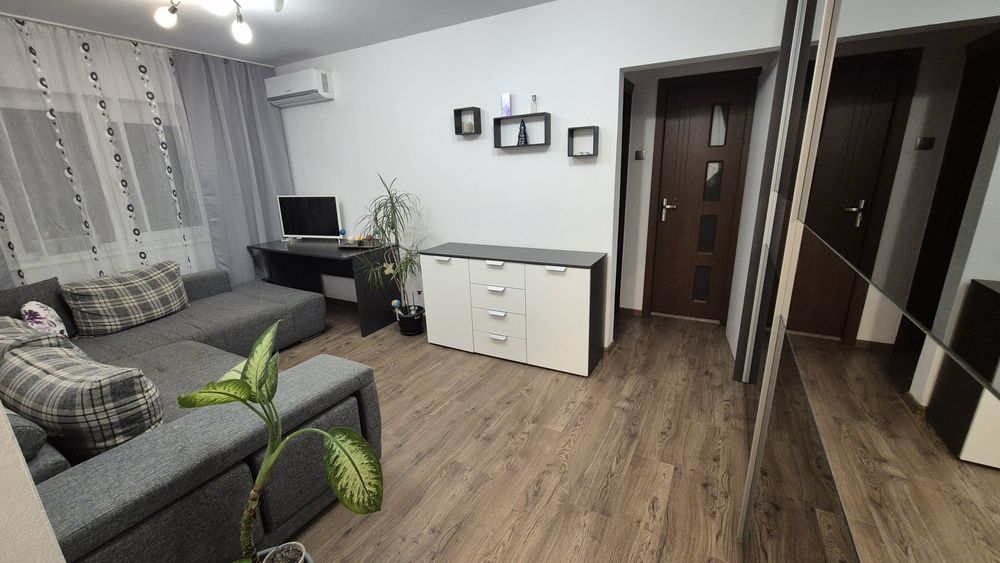 Inchiriez apartament 3 camere zona Ramada
