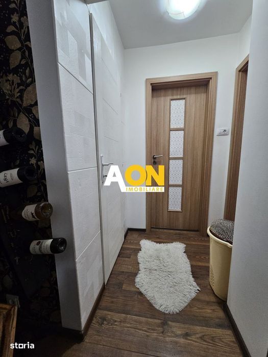 Apartament 3 camere, Cetate, etaj intermediar