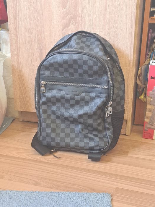 Vând ghiozdan Louis Vuitton