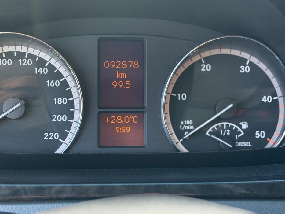 Mercedes Viano extra lung