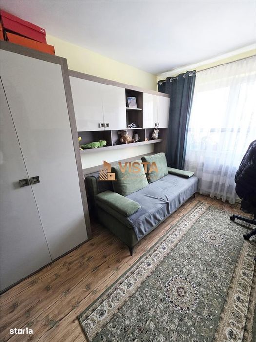 Apartament 4 camere, zona Astra