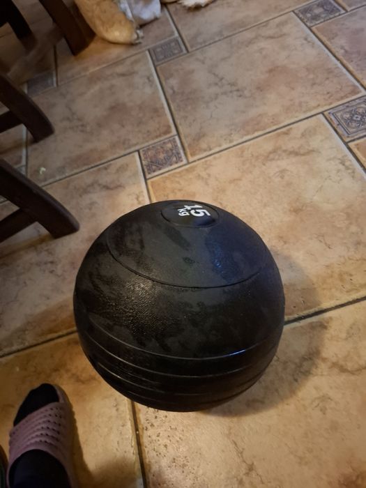 Minge de antrenament slam ball 15 kg.