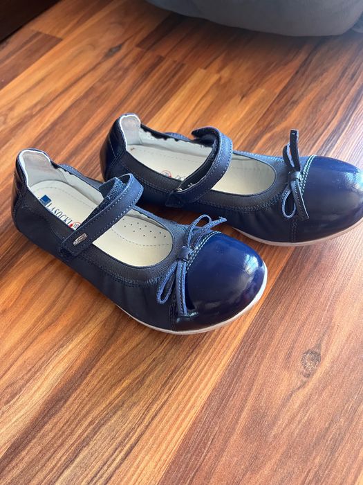 детски обувки от естествена кожа