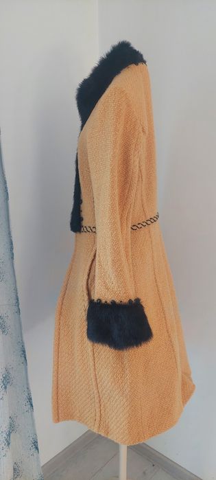 Palton 80% lâna ,mărimea 36