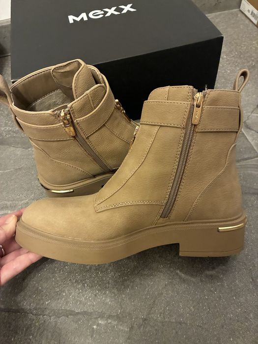 Бежови боти Mexx