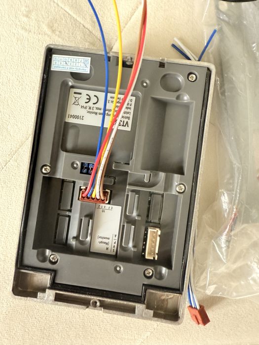 Video interfon cu deschidere poarta/ usa din buton