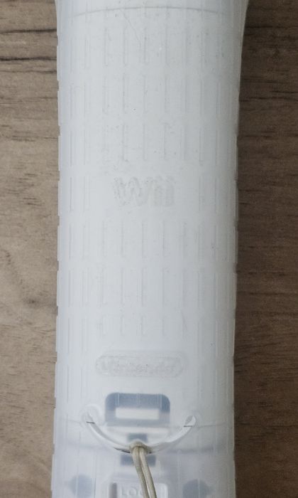 Wii контролер с Motion Plus, оригинален Nunchuk и силиконов калъф