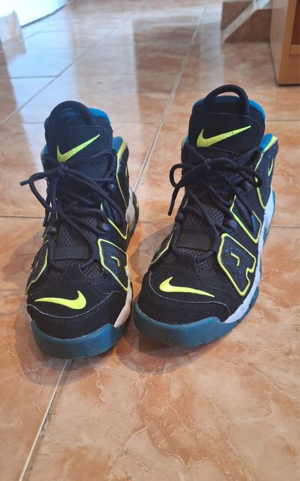 Adidasi nike uptempo