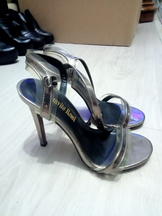 Срочно продам туфли GIANVITO ROSSI