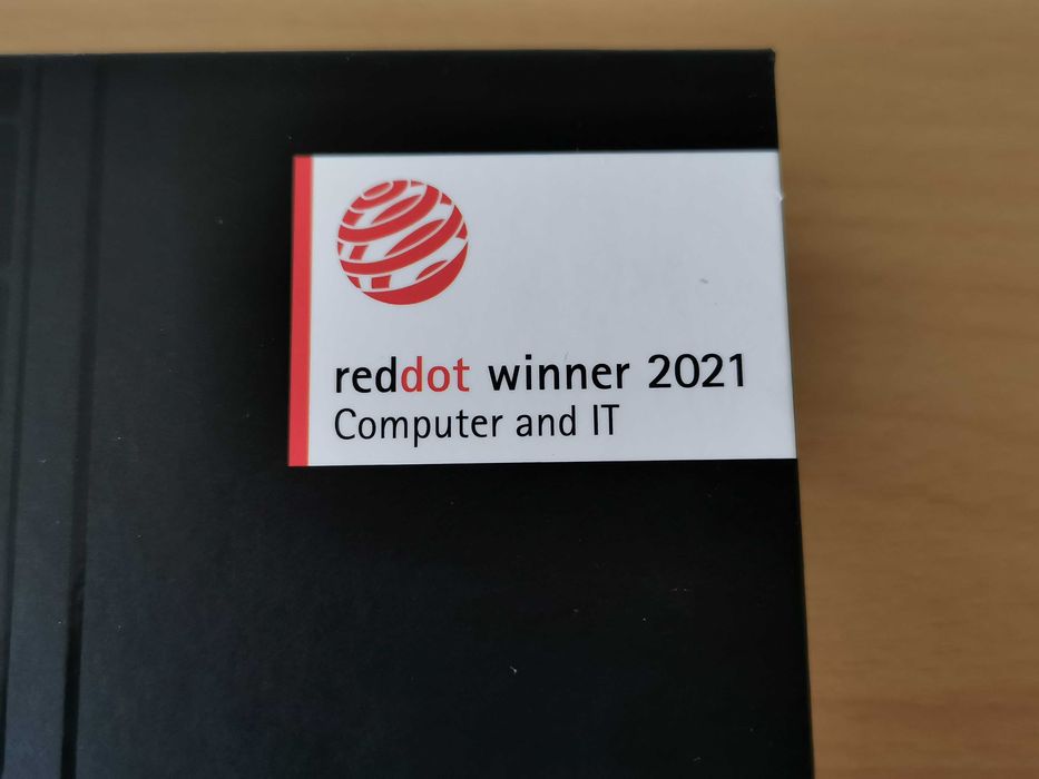 Безжична клавиатура с вградена тъч мишка Prestigio Click&Touch 2