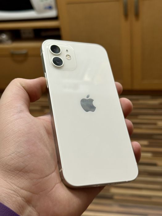 Продаю iphone 12