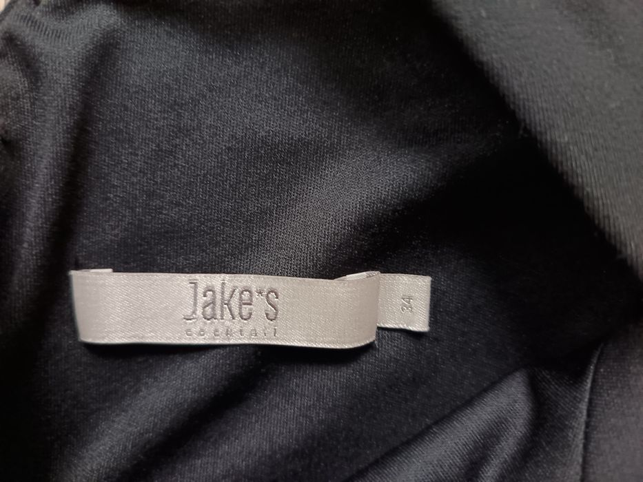 Jake's Красива рокля