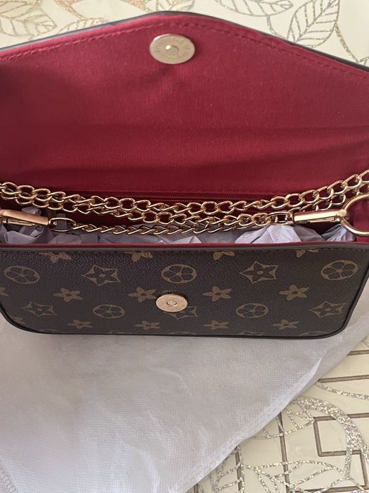 красивая и вместительная сумочка