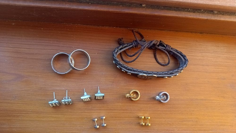 Аксесоари, обеци, пръстен и кожена гривна "Best Friends"