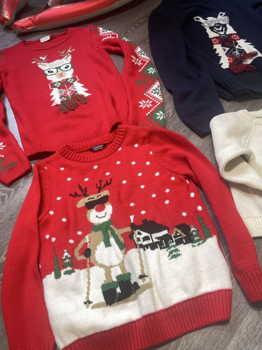 Продаются новогодние свитера