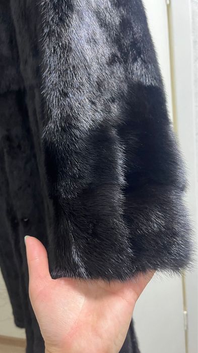 Норка шуба сатылады.