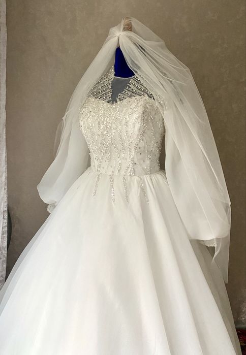 Продам свадебные платья