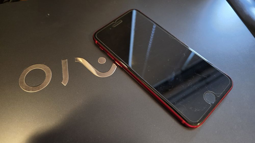 Iphone 8 64 gb червен