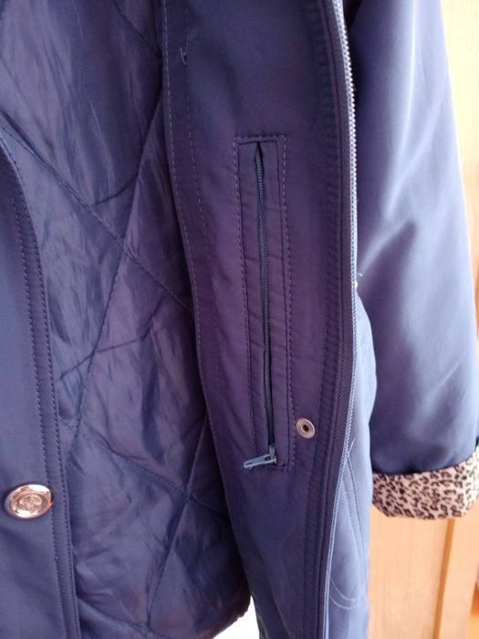 Куртка демисезонная.