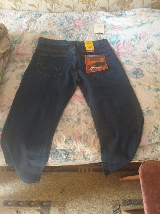Продам джинсы обсалютно новые
