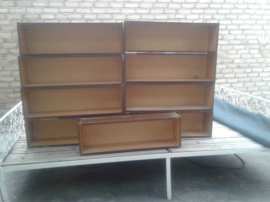 Kitob javonlari 100s donasi