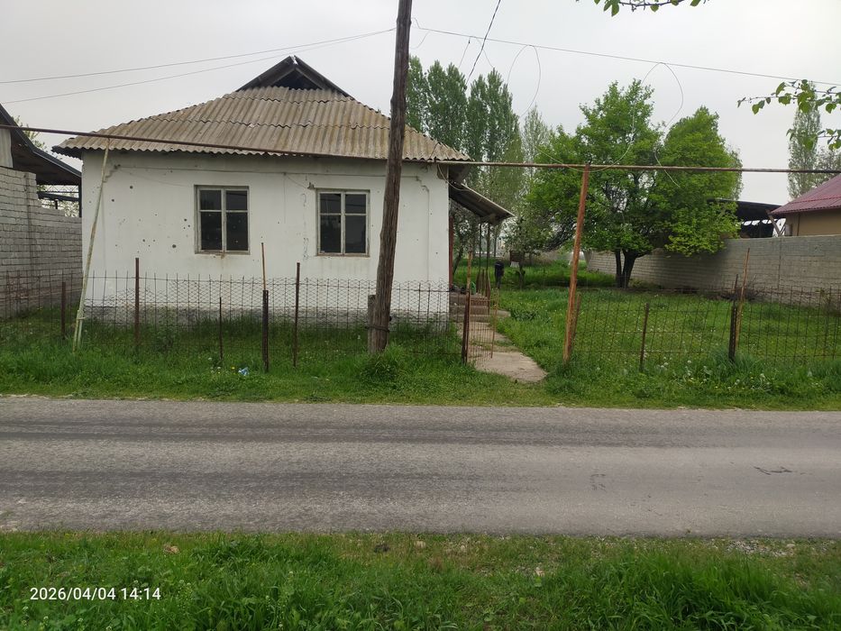 Уй сотилади 10соток ер билан