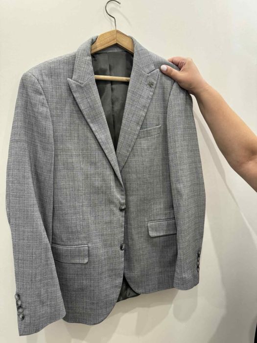 Костюм два броя номер 50 и 52 - като нови